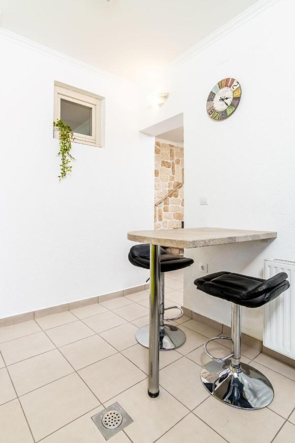 Zollus House Tvrda Apartment Osijek Exterior foto