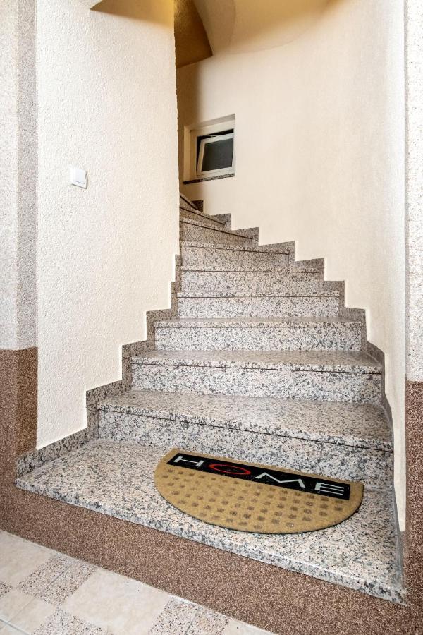 Zollus House Tvrda Apartment Osijek Exterior foto